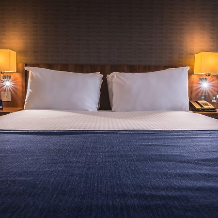 Holiday Inn Express Preston South By Ihg מראה חיצוני תמונה