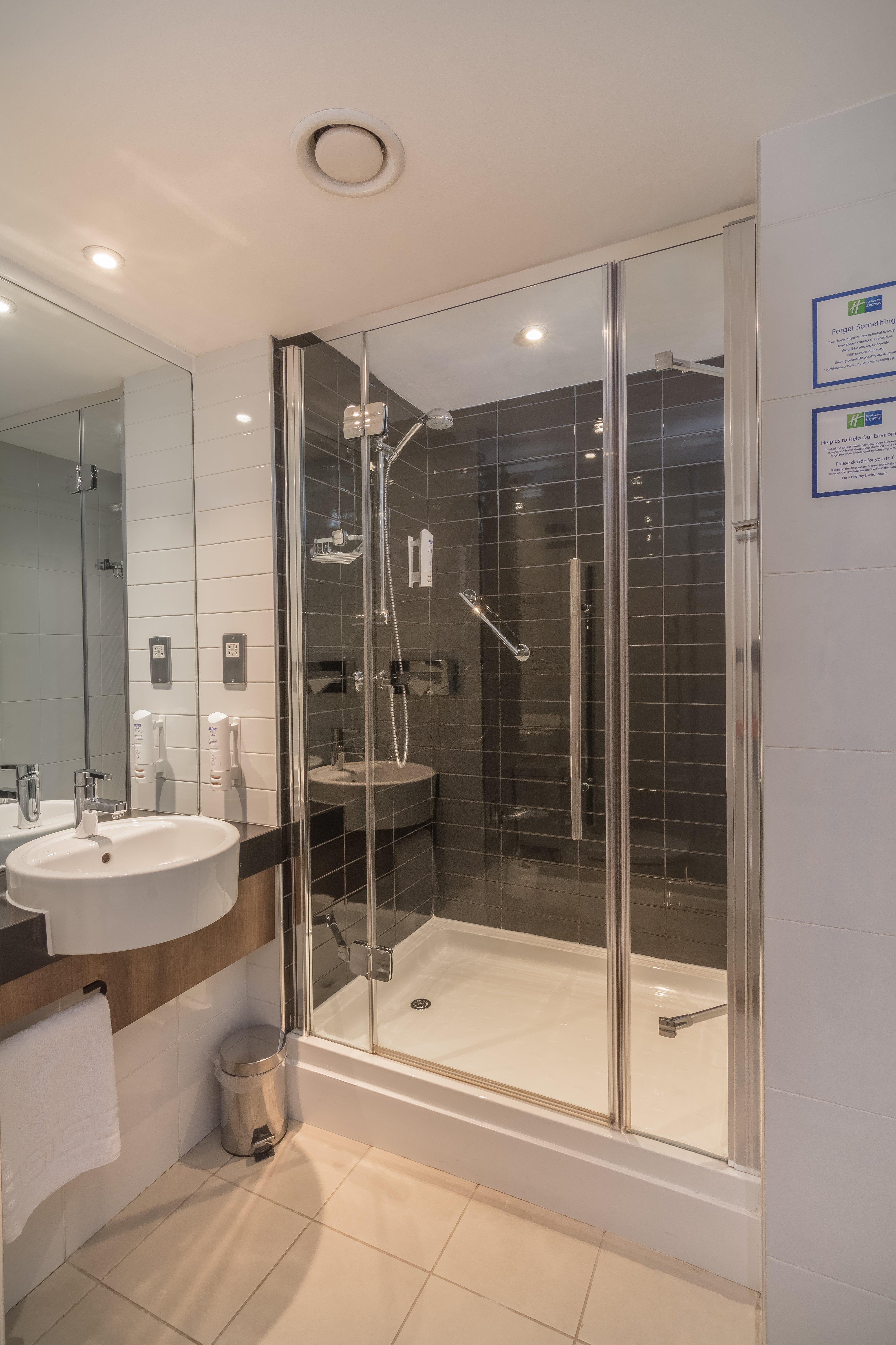 Holiday Inn Express Preston South By Ihg מראה חיצוני תמונה