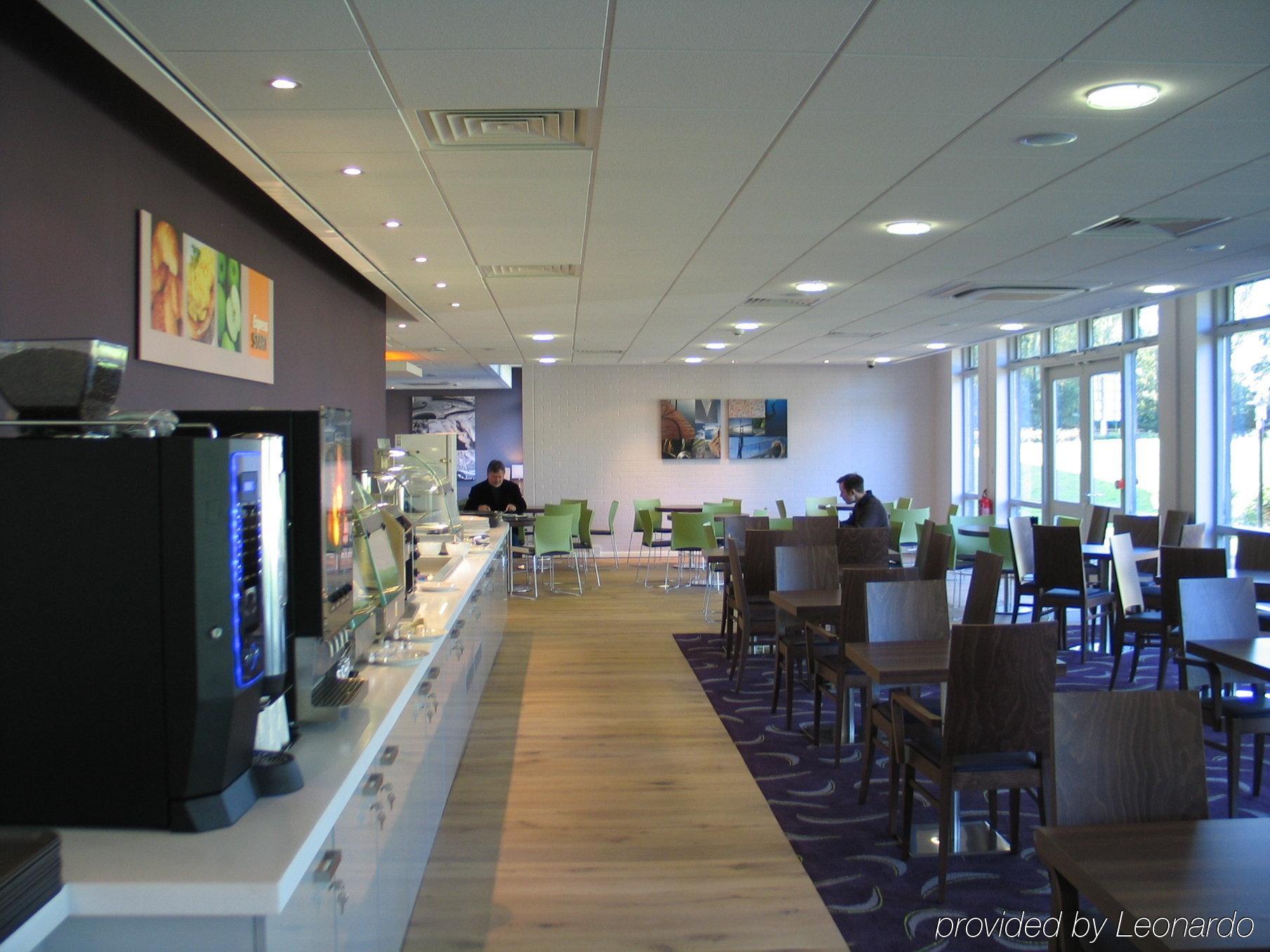 Holiday Inn Express Preston South By Ihg מראה חיצוני תמונה